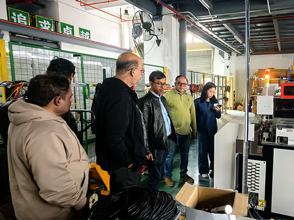 Компания Gaobo, производитель распределительных устройств, приглашает клиентов из Бангладеш обсудить проекты по установке высоковольтных и низковольтных распределительных шкафов в больницах и на стадионах.