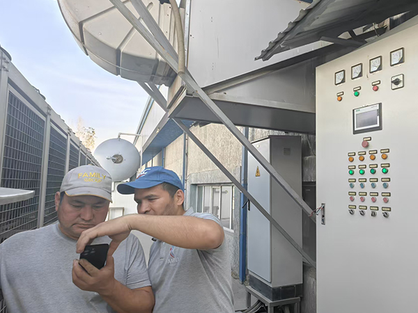 Компания Gaobo Switchgear поставила 3 ​​комплекта энергосберегающих шкафов для водяных насосов с ПЛК и частотно-регулируемым приводом для проекта в Узбекистане.